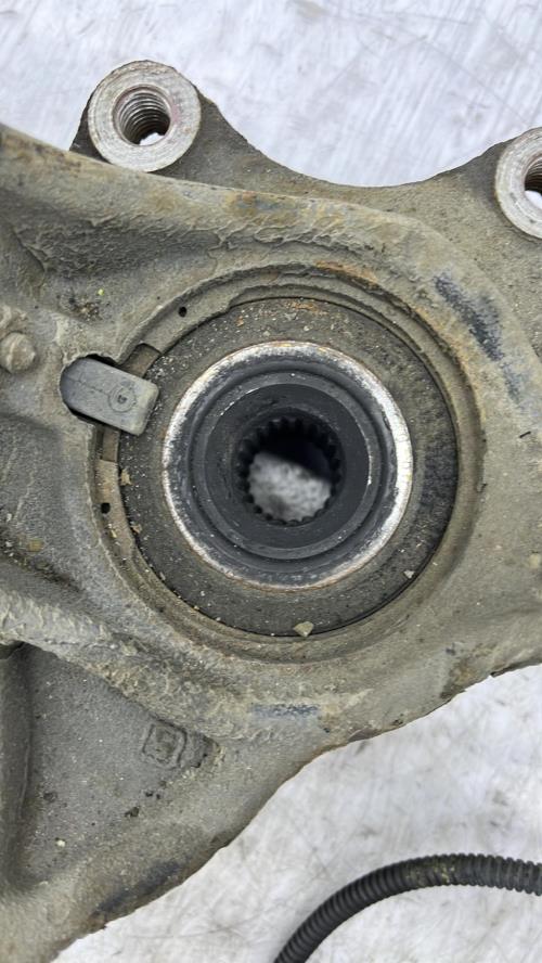 Fusee avant gauche CITROEN C3 2 PHASE 1 Diesel