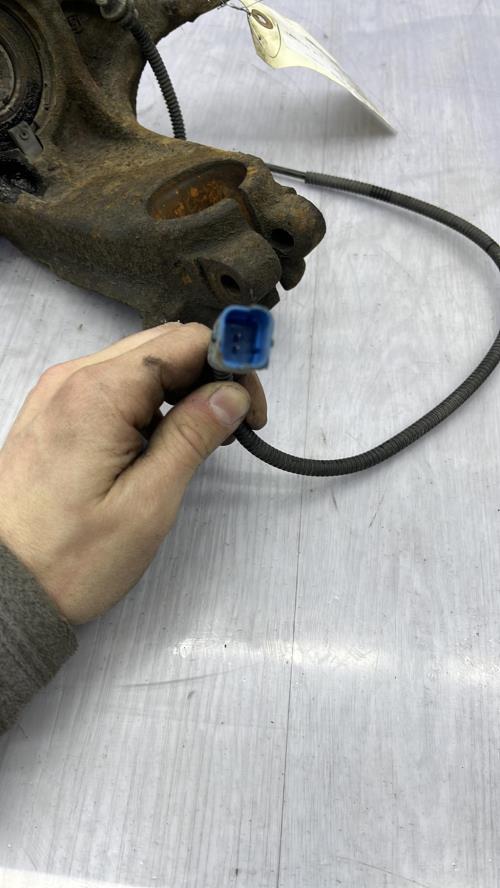 Fusee avant gauche PEUGEOT 1007 Diesel