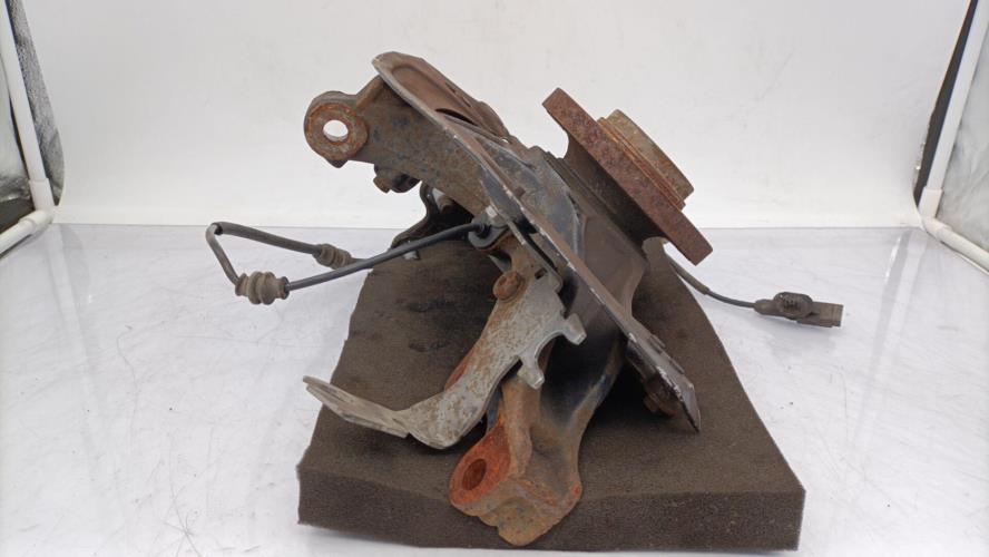 Fusee avant gauche PEUGEOT 308 2 PHASE 1 Diesel