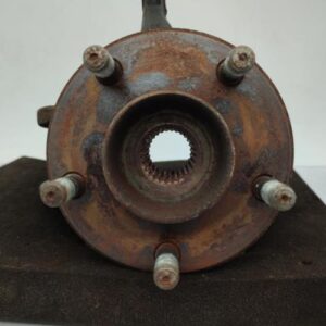 Fusee avant gauche FORD MONDEO 2 Diesel
