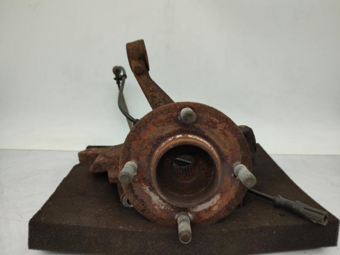 Fusee avant gauche FORD FIESTA 6 PHASE 1 Essence