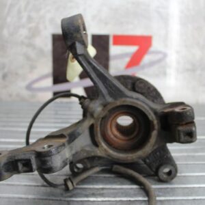 Fusee avant gauche FORD FIESTA 6 PHASE 1 Diesel