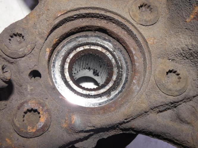 Fusee avant gauche VOLKSWAGEN TOURAN 1 PHASE 1 Diesel