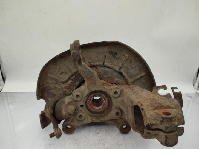 Fusee avant gauche VOLKSWAGEN TOURAN 1 PHASE 1 Diesel