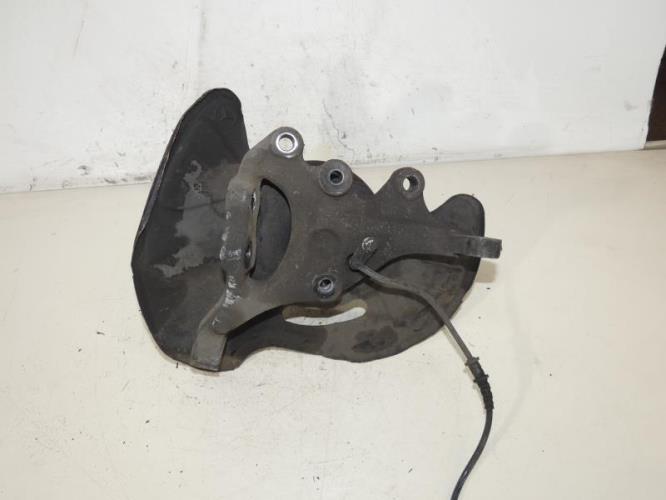 Fusee avant gauche MERCEDES CLASSE C 203 PHASE 2 Diesel