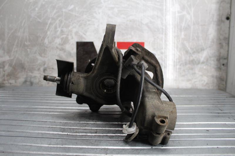 Fusee avant gauche PEUGEOT 406 PHASE 1 Diesel