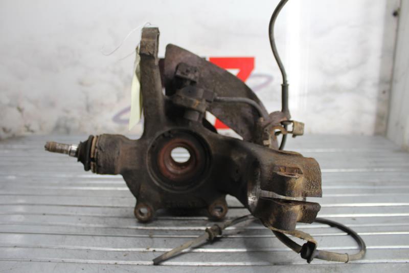 Fusee avant gauche PEUGEOT 605 PHASE 2 Diesel