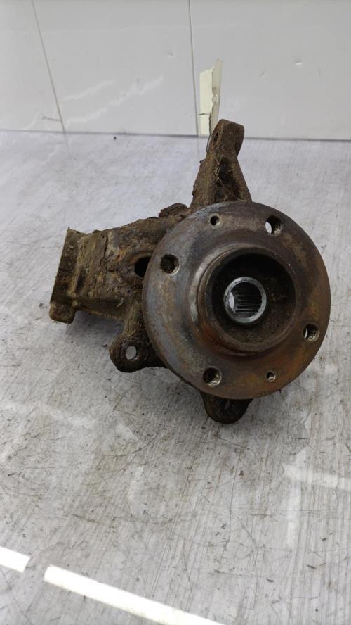 Fusee avant gauche PEUGEOT 206 PHASE 1