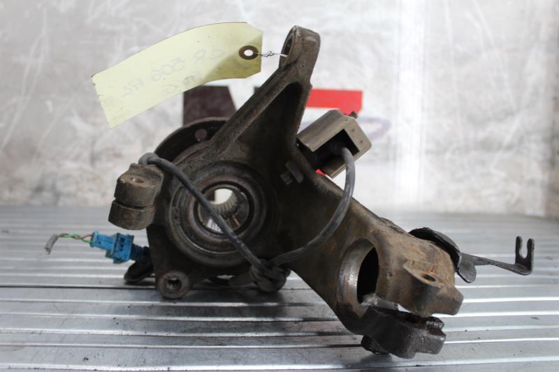 Fusee avant gauche PEUGEOT 206 PHASE 1 Diesel