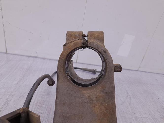 Fusee avant gauche PEUGEOT 206 PHASE 1 Diesel