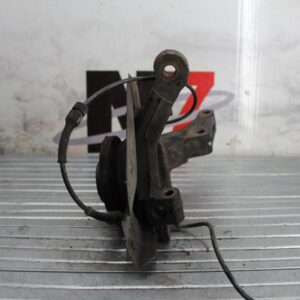 Fusee avant gauche PEUGEOT 807 Diesel