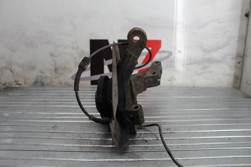 Fusee avant gauche PEUGEOT 807 Diesel