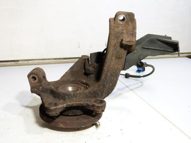 Fusee avant gauche PEUGEOT 206 PHASE 1 Diesel