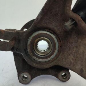 Fusee avant gauche PEUGEOT 206+ Diesel
