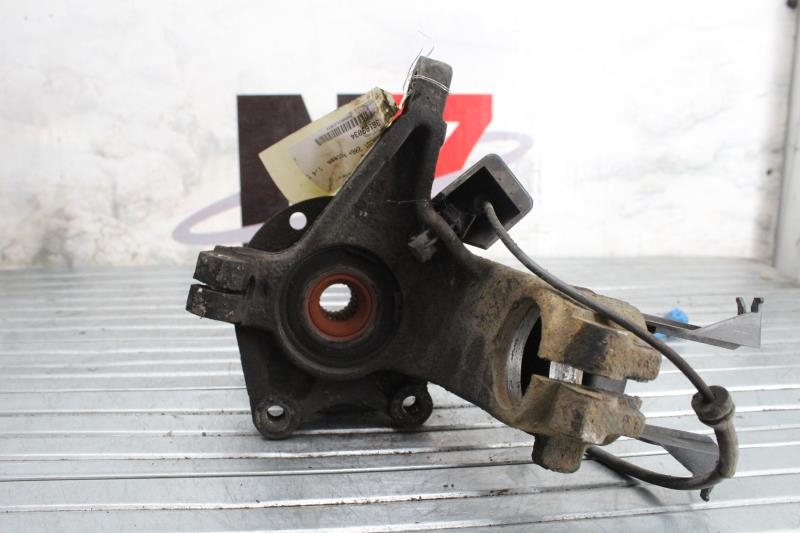 Fusee avant gauche PEUGEOT 206+ Diesel