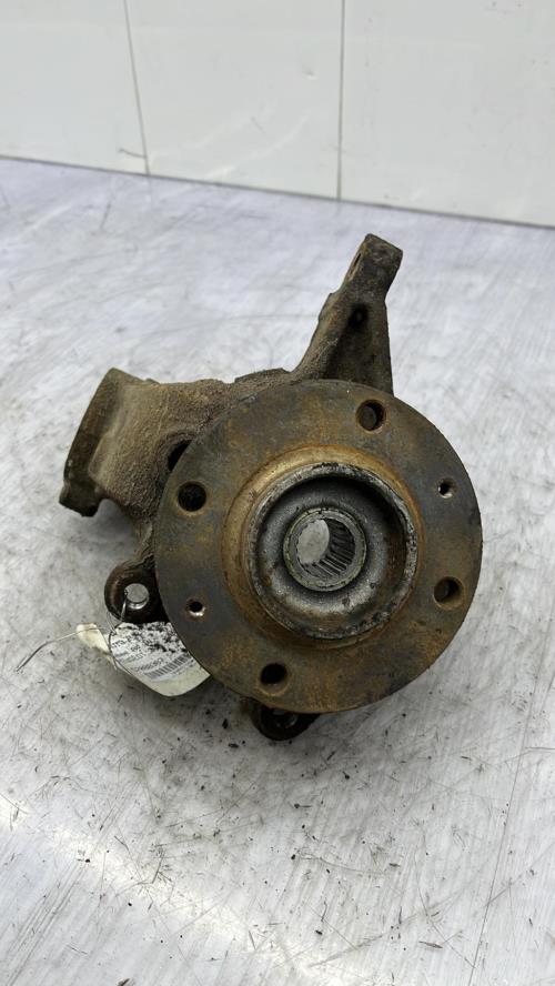 Fusee avant gauche PEUGEOT 206 PHASE 1 Essence