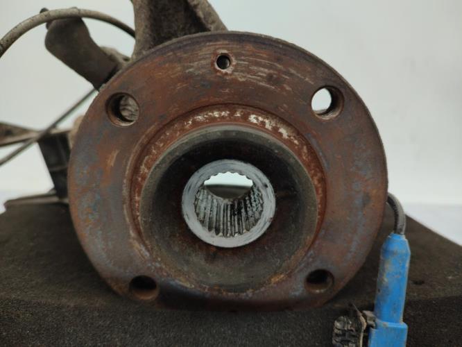 Fusee avant gauche PEUGEOT 206 PHASE 1 Diesel