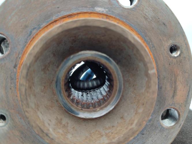 Fusee avant gauche PEUGEOT 2008 1 PHASE 1 Diesel