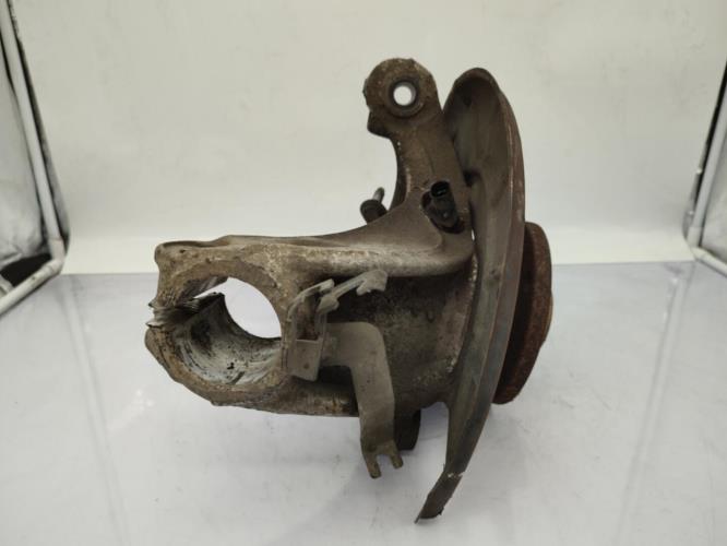 Fusee avant gauche VOLKSWAGEN PASSAT 5 Diesel