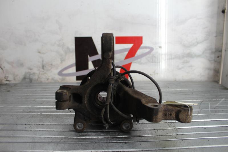 Fusee avant gauche NISSAN MICRA 3 PHASE 1 Essence