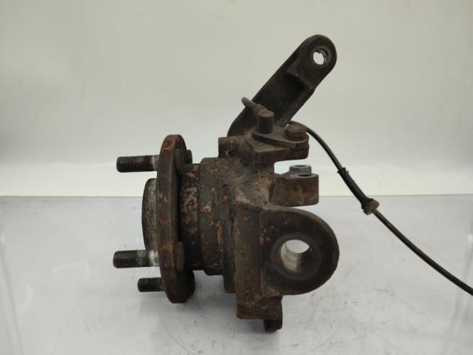 Fusee avant gauche NISSAN ALMERA TINO PHASE 1 Diesel