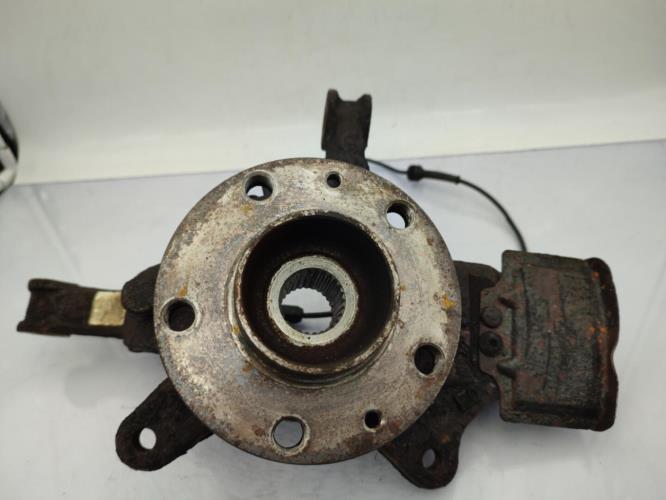 Fusee avant gauche RENAULT LAGUNA 3 PHASE 1 Diesel
