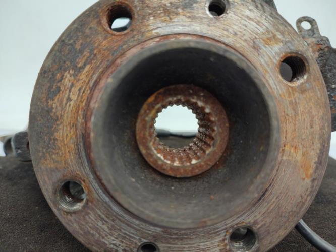 Fusee avant gauche RENAULT CLIO 4 PHASE 1 Diesel