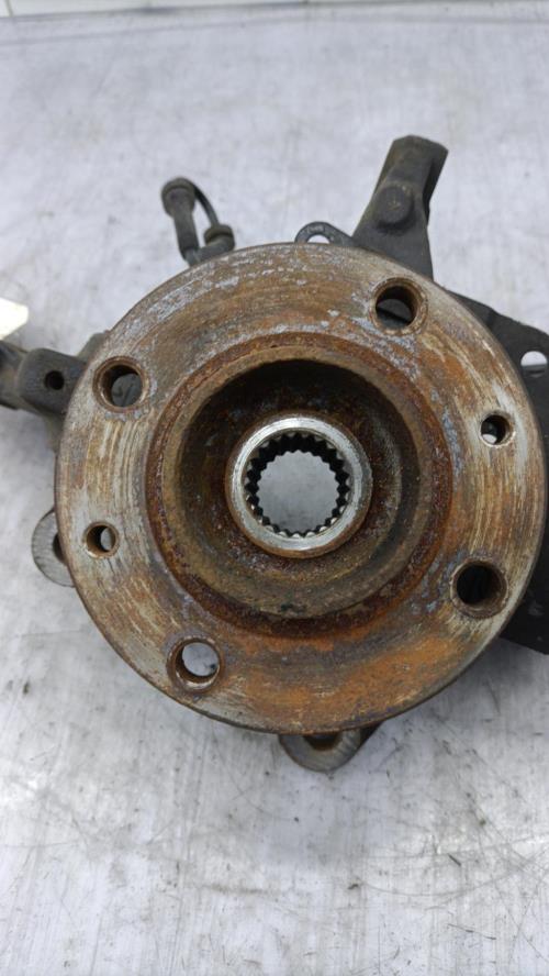 Fusee avant gauche RENAULT CLIO 4 PHASE 1 Diesel