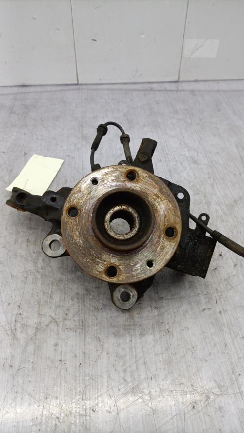 Fusee avant gauche RENAULT CLIO 4 PHASE 1