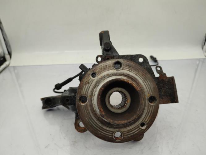 Fusee avant gauche RENAULT CLIO 4 PHASE 1 Diesel