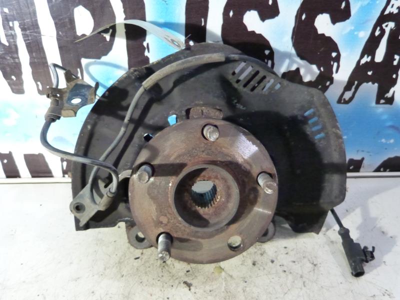 Fusee avant gauche TOYOTA AURIS 1 PHASE 1 Diesel