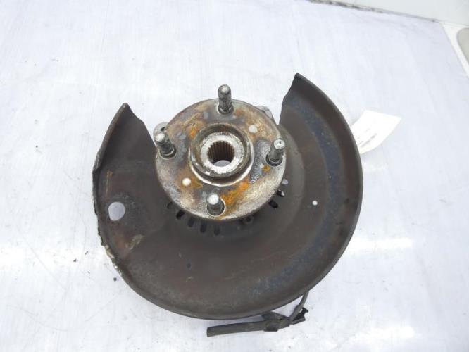 Fusee avant gauche TOYOTA YARIS 1 PHASE 1 Essence