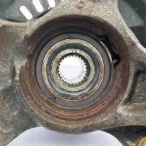 Fusee avant gauche TOYOTA VERSO-S PHASE 1 Essence