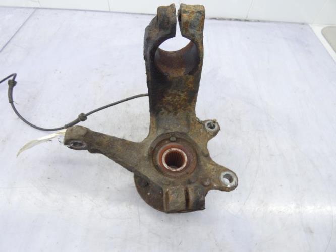 Fusee avant gauche FORD MONDEO 2 Diesel