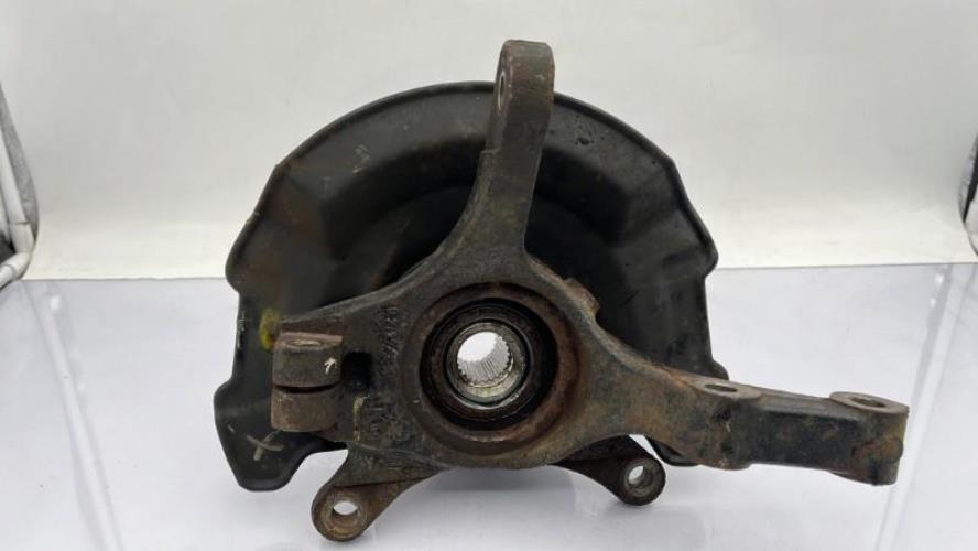 Fusee avant gauche SUZUKI SWIFT 3 Diesel