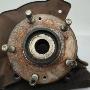 Fusee avant gauche KIA CARENS 3 Diesel