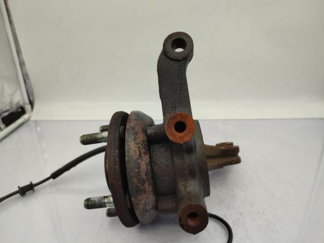 Fusee avant gauche KIA CEE-D 1 SPORT WAGON PHASE 1 BREAK Diesel