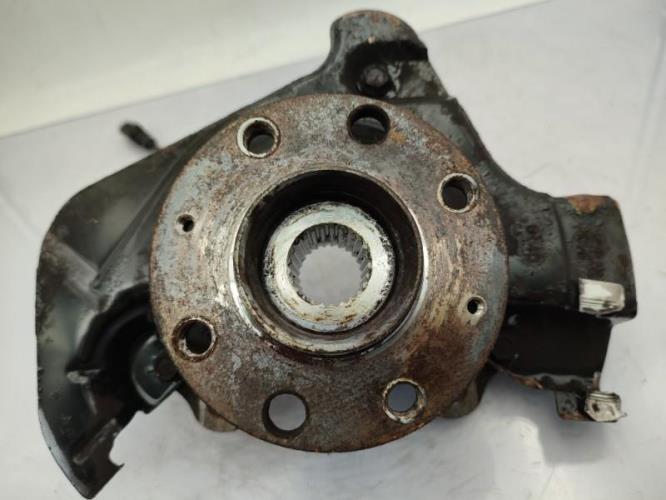 Fusee avant gauche FIAT PUNTO EVO 3 Diesel