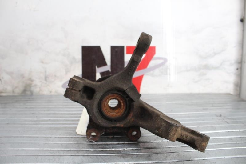 Fusee avant gauche DACIA LOGAN 1 PHASE 1 Essence