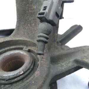 Fusee avant gauche VOLKSWAGEN POLO 4 PHASE 1 Essence