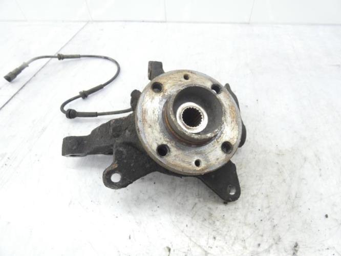 Fusee avant gauche RENAULT MEGANE 1 PHASE 2 Essence
