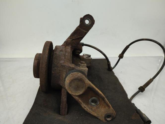 Fusee avant gauche RENAULT MEGANE 1 PHASE 2 Essence