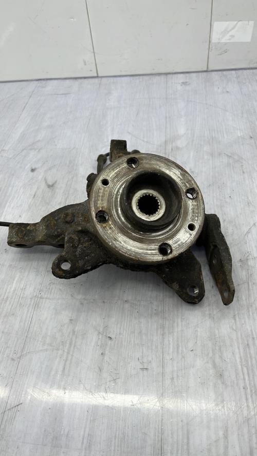 Fusee avant gauche RENAULT MEGANE 1 PHASE 2 Essence