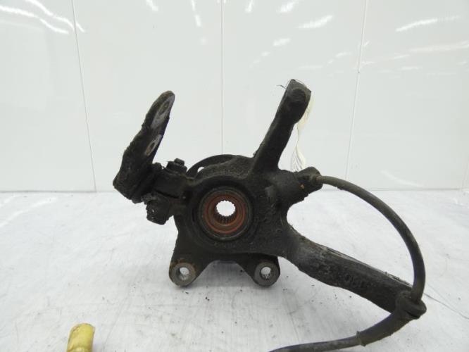 Fusee avant gauche RENAULT CLIO 2 PHASE 1 Essence