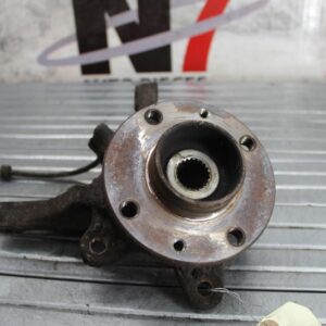 Fusee avant gauche RENAULT CLIO 2 PHASE 1 Essence