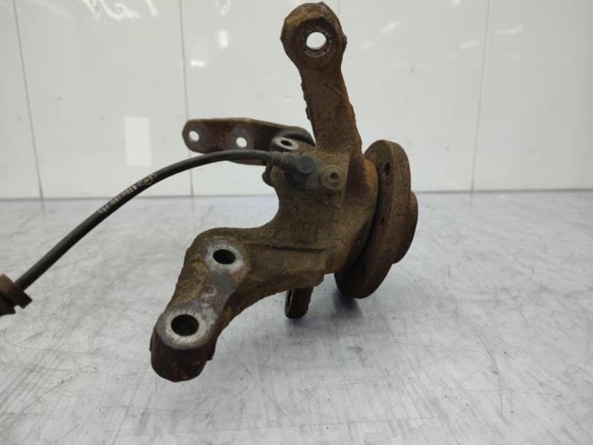 Fusee avant gauche RENAULT TWINGO 1 PHASE 3 Essence