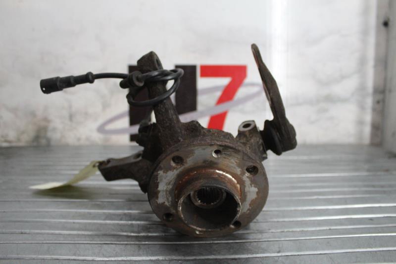 Fusee avant gauche RENAULT Essence