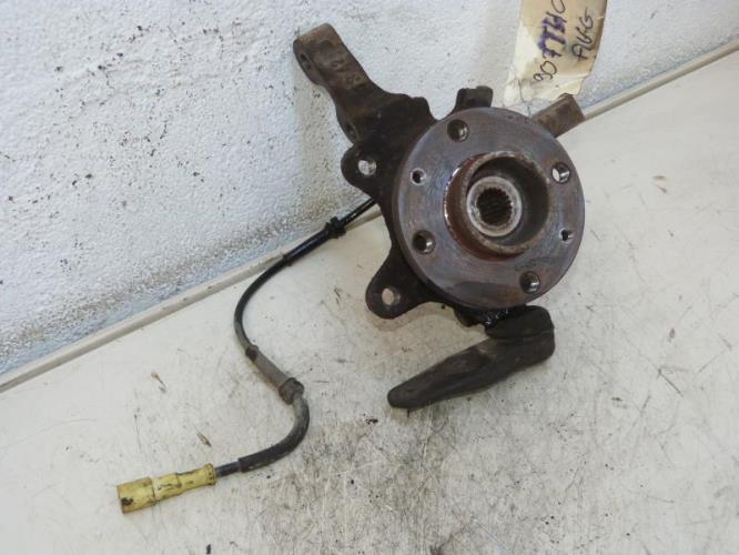 Fusee avant gauche RENAULT CLIO 2 PHASE 1 Diesel
