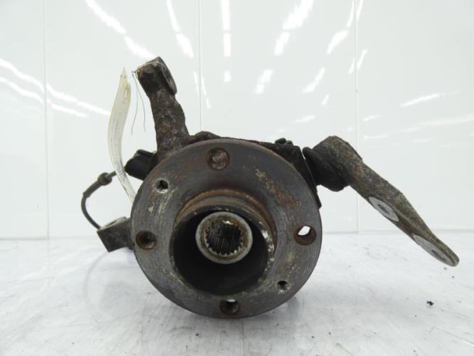 Fusee avant gauche RENAULT CLIO 2 PHASE 1 Essence