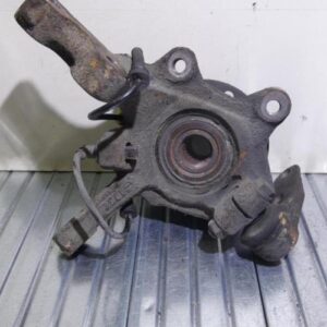 Fusee avant gauche RENAULT CLIO 2 PHASE 2 Diesel